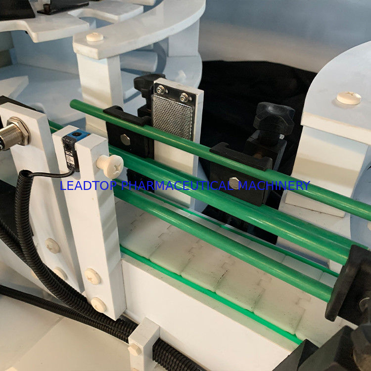 700 kg de peso Máquina automática de llenado de botellas de líquido rotativa 6 kW Consumo de energía Certificado CE