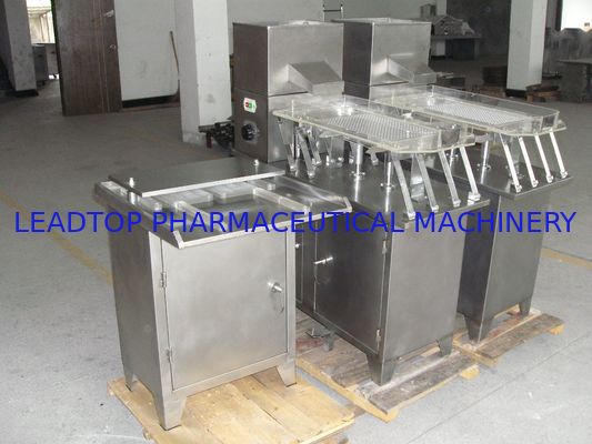 Buen precio Pequeña capacidad manual 3000 de la máquina de rellenar de la cápsula por hora con la herramienta que apisuena en línea